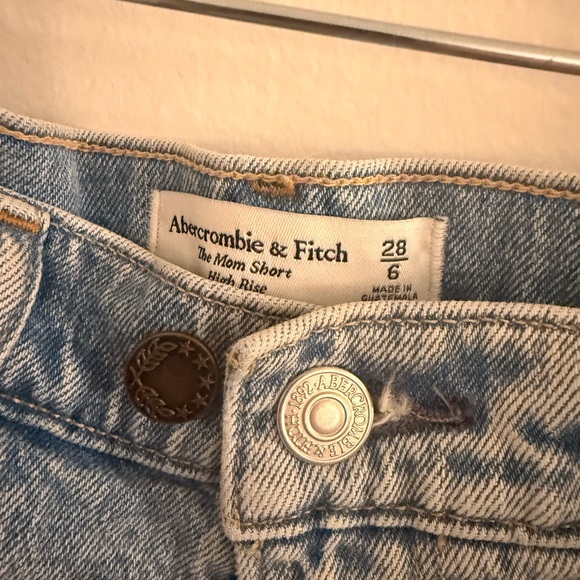 Abercrombie High Rise Mom Short - Picture 3 of 4